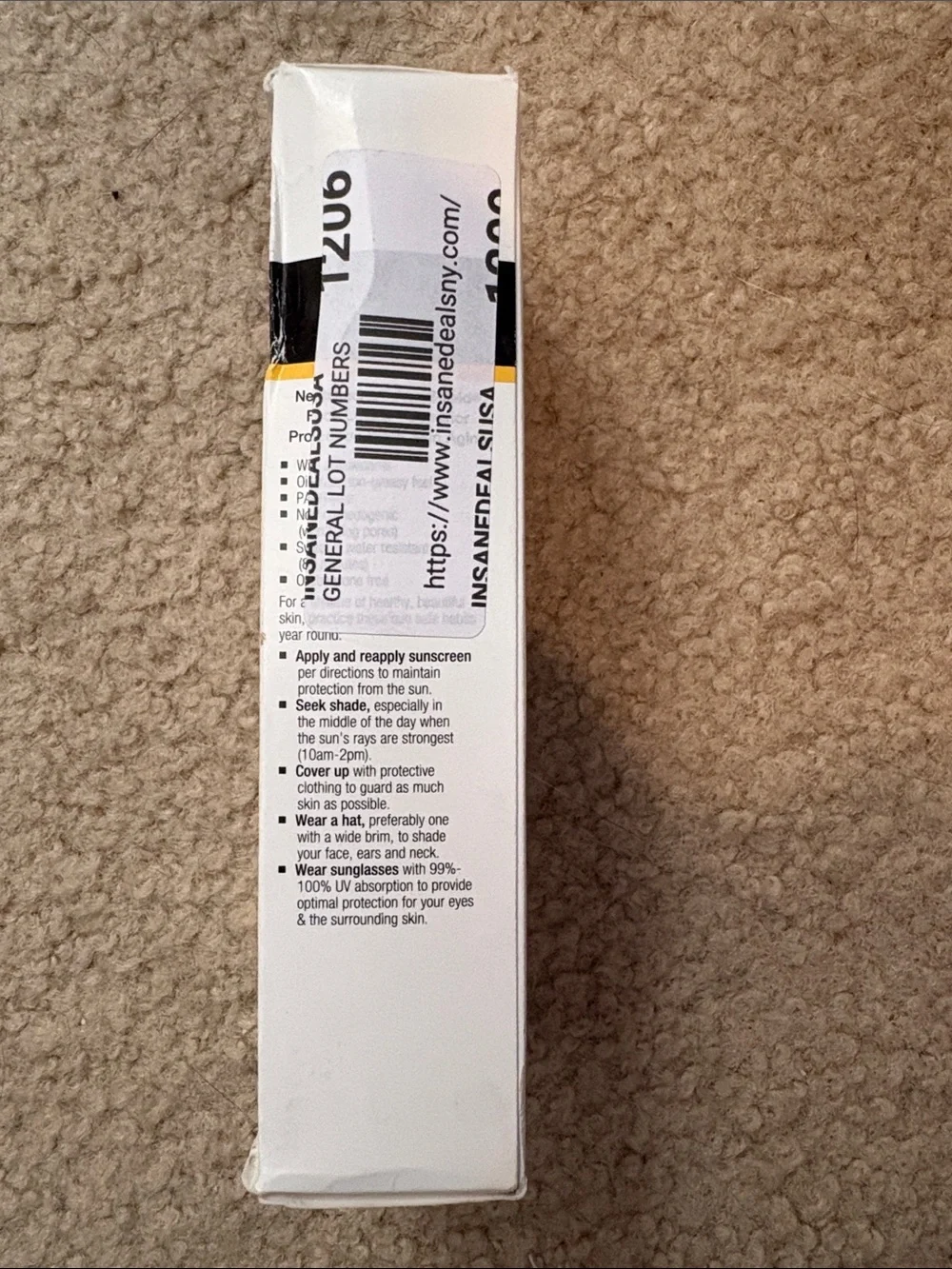 Neutrogena Age Shield Face Sunscreen SPF 70 - White